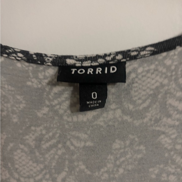 Torrid Black and White Lace Print Wrap Dress-Size XL - Picture 2 of 4